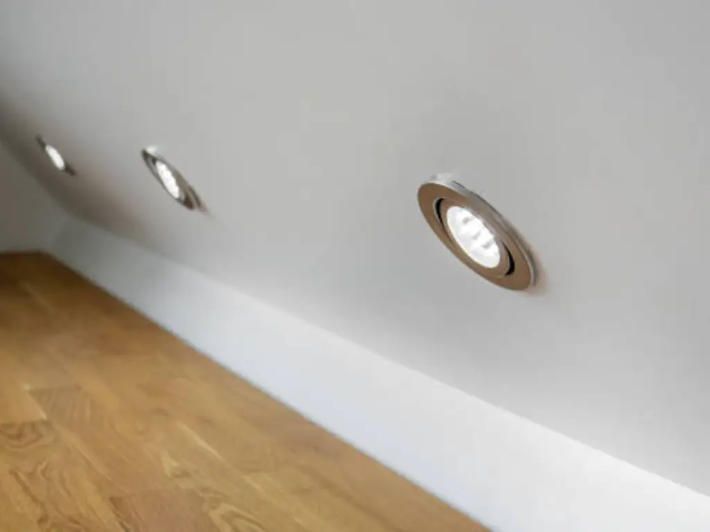 downlight vs pinlight