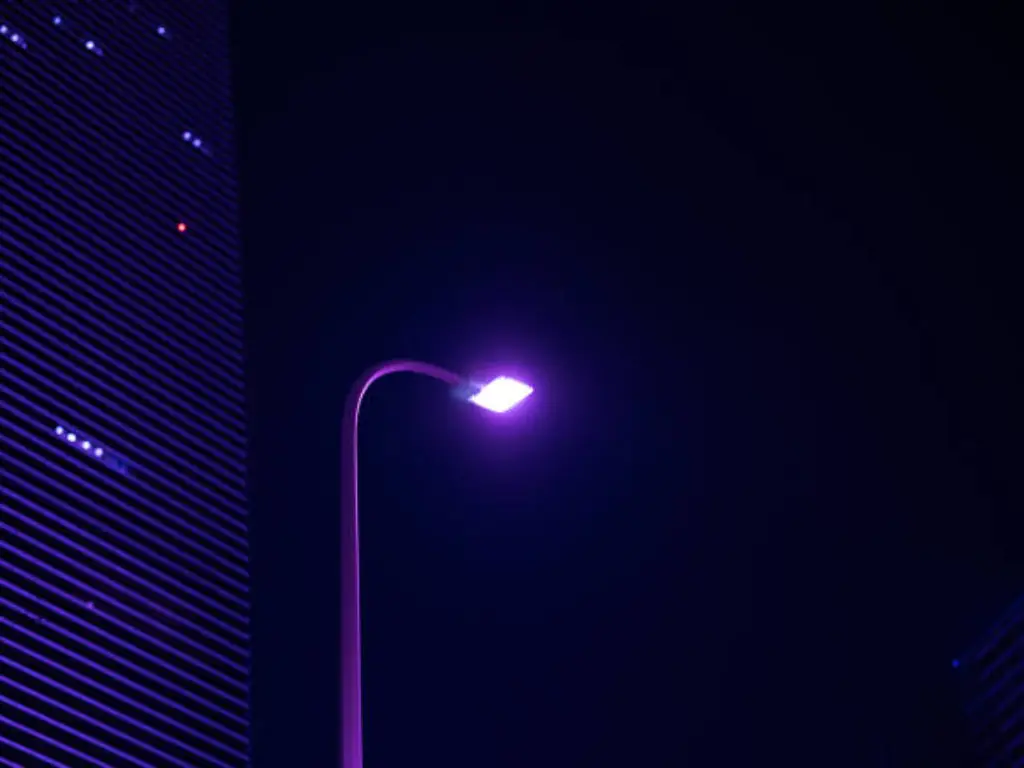 what does the purple street lights mean